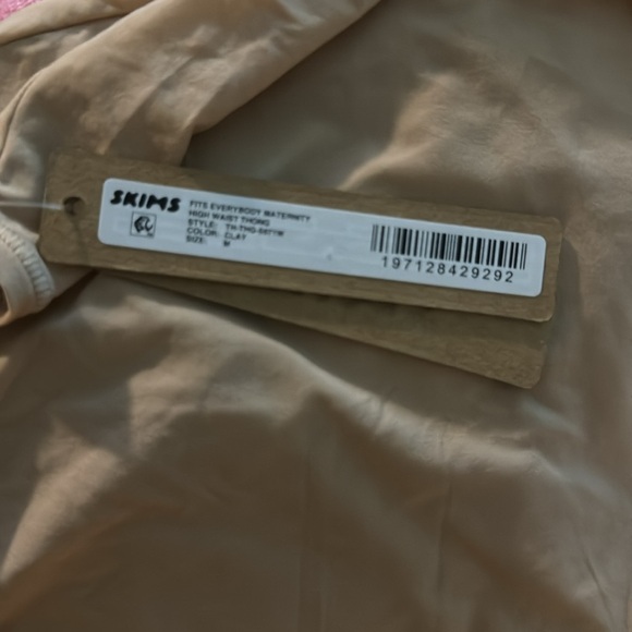 New clay
MATERNITY HIGH-WAISTED THONG - Picture 5 of 6